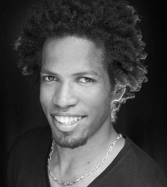 Julien Kanor headshot